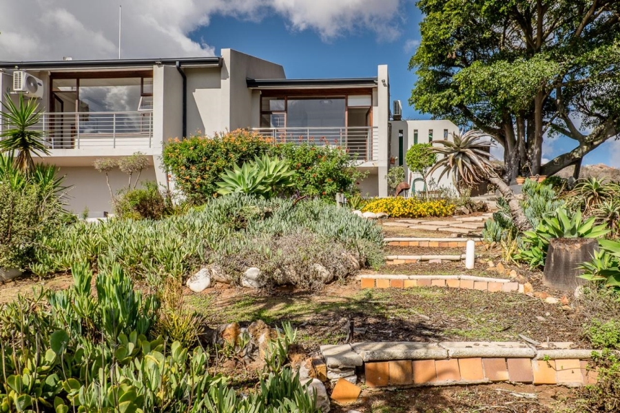 4 Bedroom Property for Sale in Britannica Heights Western Cape